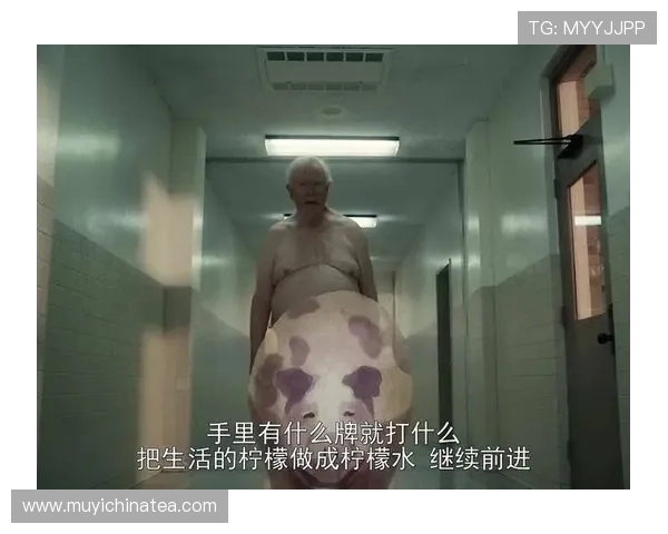 《穆赫兰道》:一次关于梦想、现实与身份的迷幻之旅 《穆赫兰道》:一次关于梦想、现实与身份的迷幻之旅